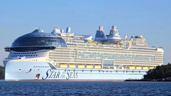 Cruceros en tiempos revueltos: mares, leyes y mareos 